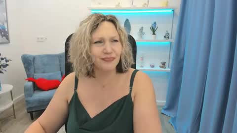Snapshot of ninastarle chatting on May 26, 11:50 am ninastarle online show from May 26, 11:50 am