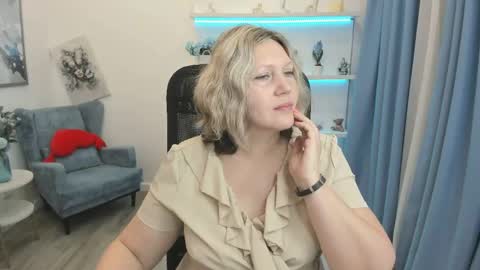 Snapshot of ninastarle chatting on June 7, 4:49 am ninastarle online show from June 7, 4:49 am