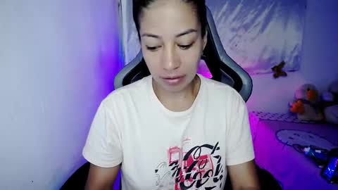 ninatinydoll1 online show from February 15, 11:19 am