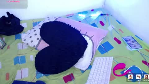 Snapshot of ninatinydoll1 chatting on June 17, 12:40 pm ninatinydoll1 online show from June 17, 12:40 pm