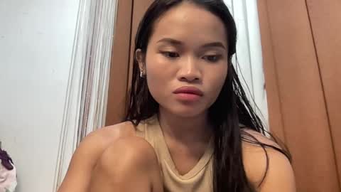 nini_luvskorn online show from May 17, 10:44 am
