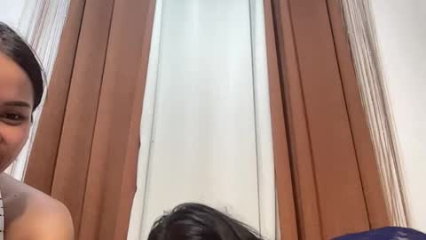 nini_luvskorn online show from May 29, 12:25 pm