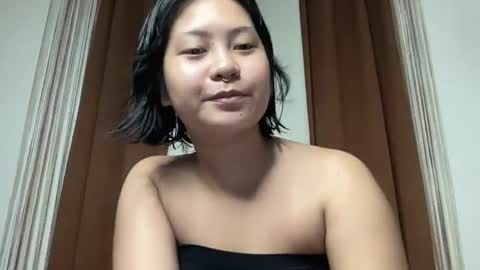 nini_luvskorn online show from June 18, 8:58 am