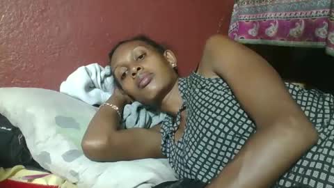 ninie246746 online show from February 17, 6:37 pm