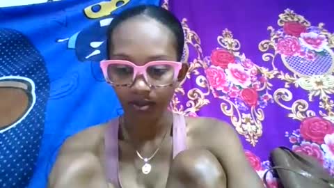Snapshot of ninie246746 chatting on May 11, 4:51 am ninie246746 online show from May 11, 4:51 am