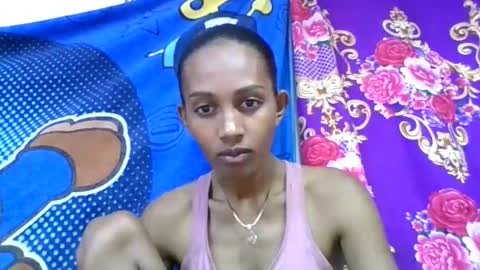 Snapshot of ninie246746 chatting on May 12, 5:59 am ninie246746 online show from May 12, 5:59 am