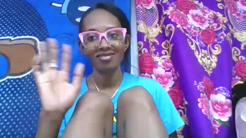 Snapshot of ninie246746 chatting on May 14, 8:32 am ninie246746 online show from May 14, 8:32 am