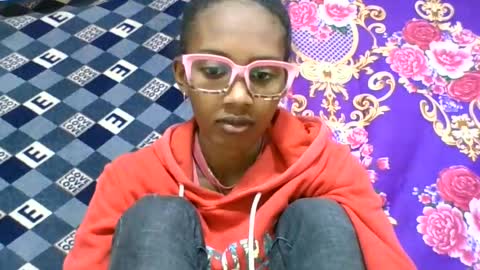 Snapshot of ninie246746 chatting on July 6, 5:15 am ninie246746 online show from July 6, 5:15 am