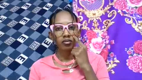 Snapshot of ninie246746 chatting on July 7, 7:23 am ninie246746 online show from July 7, 7:23 am