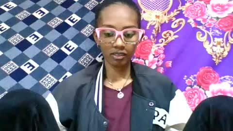 Snapshot of ninie246746 chatting on July 15, 5:56 am ninie246746 online show from July 15, 5:56 am
