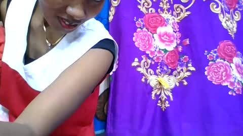 Snapshot of ninie246746 chatting on July 25, 6:55 am ninie246746 online show from July 25, 6:55 am