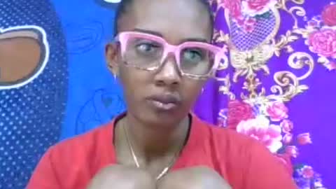 Snapshot of ninie246746 chatting on July 29, 7:28 am ninie246746 online show from July 29, 7:28 am