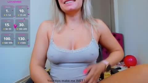 nina dee online show from January 16, 5:11 am