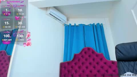 nina dee online show from December 22, 4:42 am