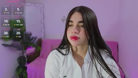 Snapshot of ninna_tay chatting on November 25, 6:52 pm Ninnaaaa online show from November 25, 6:52 pm