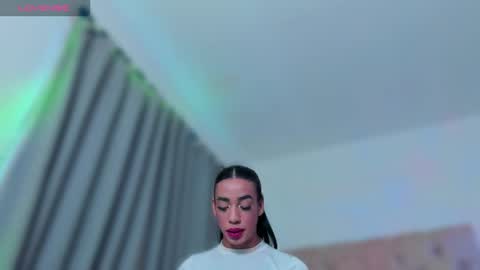 Ninon Beart online show from March 6, 8:27 pm