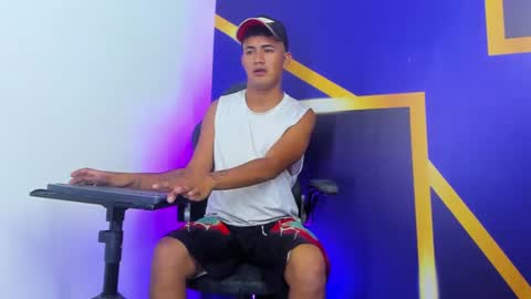 nio_klouds_ online show from August 6, 9:17 pm