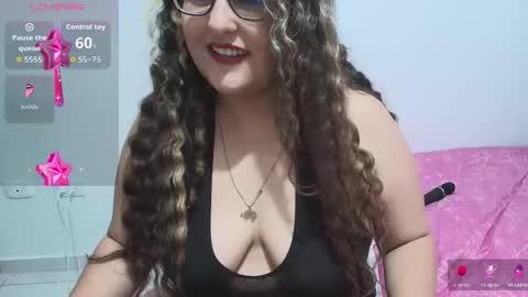 Snapshot of niraksil chatting on November 24, 12:16 pm Niraksil online show from November 24, 12:16 pm