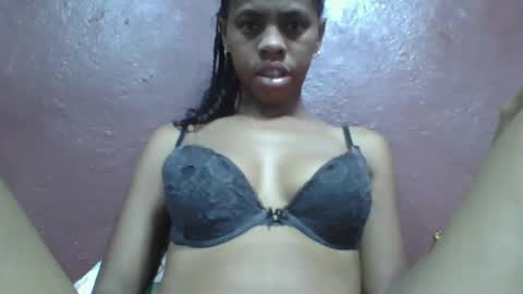 Snapshot of nirinahfy chatting on February 12, 4:12 am nirinahfy online show from February 12, 4:12 am