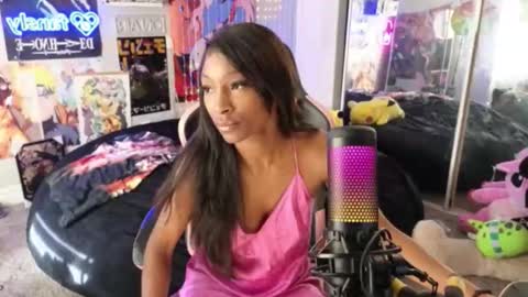 NIVIA WOLFE online show from December 20, 5:09 pm