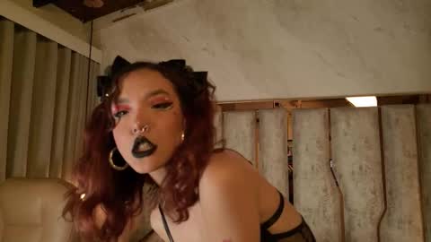 Snapshot of nix_wolf chatting on November 20, 3:18 am Nixx online show from November 20, 3:18 am