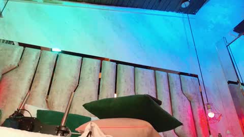 Snapshot of nix_wolf chatting on December 14, 3:12 am Nixx online show from December 14, 3:12 am