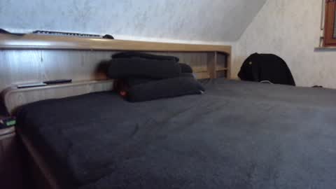 Snapshot of nixan85 chatting on February 2, 10:06 pm nixan85 online show from February 2, 10:06 pm