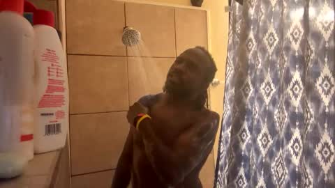 Snapshot of nixw2500 chatting on November 18, 5:12 am Pleasurenu online show from November 18, 5:12 am