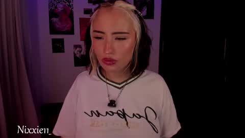 Nixxie  online show from March 7, 2:30 am