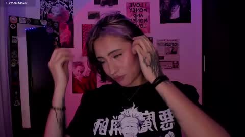Snapshot of nixxie_ chatting on June 16, 2:03 am Nixxie online show from June 16, 2:03 am