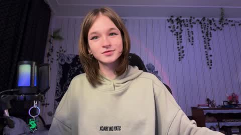 Snapshot of nloraaa chatting on December 12, 1:21 am Tears Lora online show from December 12, 1:21 am