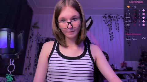 Snapshot of nloraaa chatting on December 27, 4:32 pm Tears Lora online show from December 27, 4:32 pm