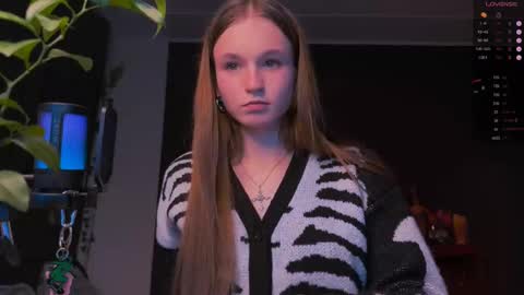 Snapshot of nloraaa chatting on March 2, 6:30 pm Tears Lora online show from March 2, 6:30 pm