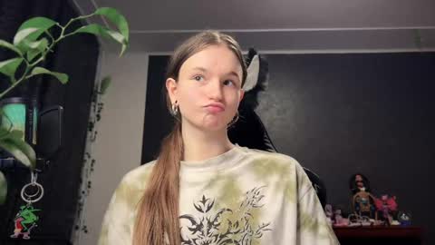 Snapshot of nloraaa chatting on March 5, 10:10 pm Tears Lora online show from March 5, 10:10 pm