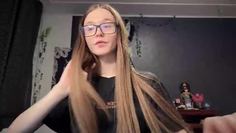 Snapshot of nloraaa chatting on March 6, 10:15 pm Tears Lora online show from March 6, 10:15 pm