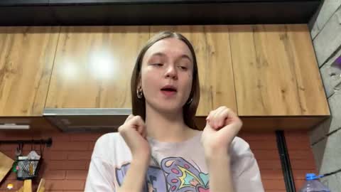 Snapshot of nloraaa chatting on November 8, 7:41 am Tears Lora online show from November 8, 7:41 am