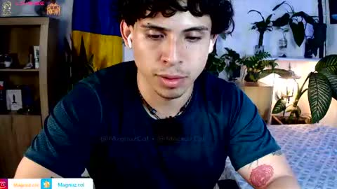 Snapshot of no_face_69 chatting on June 22, 3:25 am x online show from June 22, 3:25 am