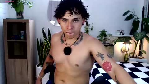 Snapshot of no_face_69 chatting on August 2, 4:16 pm x online show from August 2, 4:16 pm