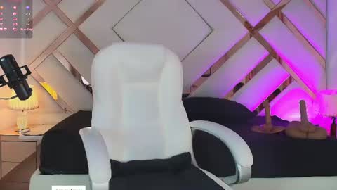 Snapshot of noa_butterfly_ chatting on June 24, 11:42 am online show from June 24, 11:42 am