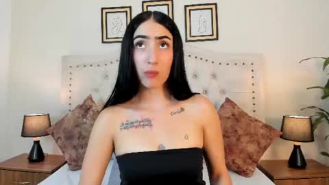 NATHALIA MORENO online show from June 16, 12:30 pm