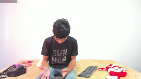 Snapshot of noah1118 chatting on March 25, 6:36 pm Noah online show from March 25, 6:36 pm