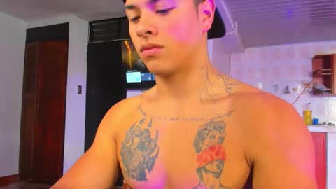 noah_223 online show from November 8, 3:34 pm