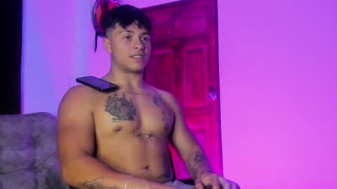 noah_223 online show from December 23, 5:16 am