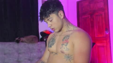 noah_223 online show from February 25, 1:04 am