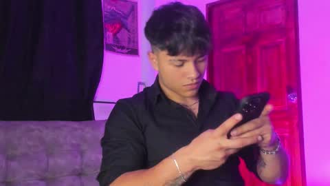 noah_223 online show from February 28, 5:52 am