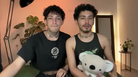 noah_and_steven online show from May 13, 1:25 am