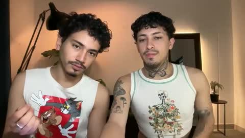 noah_and_steven online show from May 25, 3:51 pm