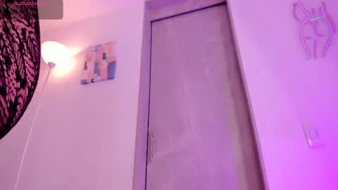 Snapshot of noah_beck42 chatting on September 18, 12:12 am Sara online show from September 18, 12:12 am