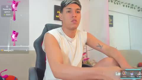 Snapshot of noah_carter66 chatting on November 21, 3:27 am noah online show from November 21, 3:27 am