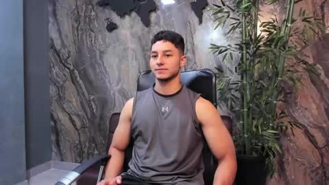 Noah online show from May 5, 3:31 pm
